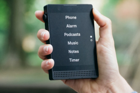 Обзор Light Phone III: Минимализм в эпоху смартфонов