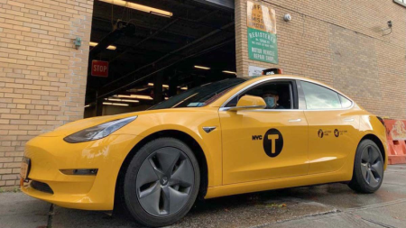 Tesla запустила беспилотное такси в США: Новый этап в развитии автономного транспорта