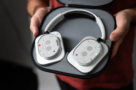 Обзор Nothing Headphone (1): первые полноразмерные наушники с дерзким дизайном и мощным звуком