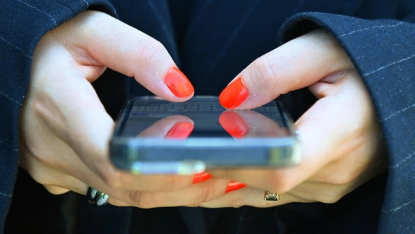 Apple обсуждает с Россией предустановку RuStore на iPhone: что это значит для пользователей?