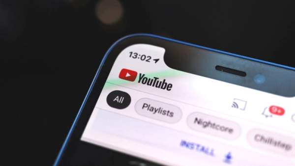 YouTube запустил функцию многоязычного дубляжа для всех авторов