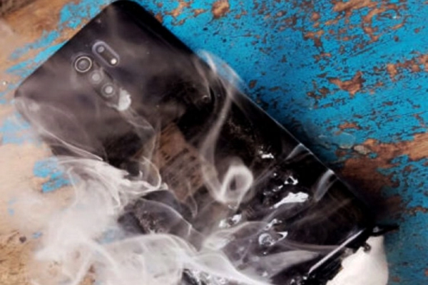 Неожиданный "огонёк" на школьном празднике в Москве