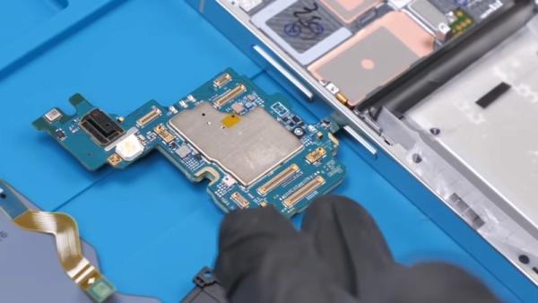 Смартфон Samsung Galaxy S26 прекрасно ремонтируется: оценка 9 из 10