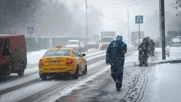Вот это поворот: власти хотят ограничить рост цен на такси в плохую погоду
