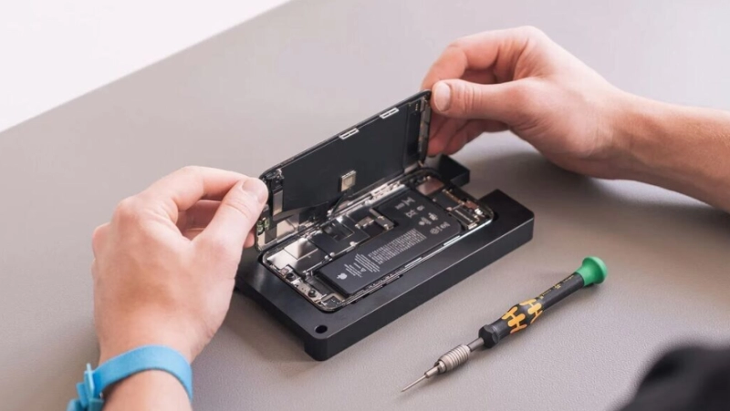 Оригинальные запчасти для iPhone 17e и MacBook Neo можно купить самостоятельно