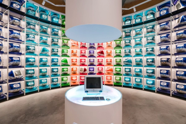 От гаража Стива Джобса до эпохи iPhone: в Нидерландах открылся крупнейший музей Apple