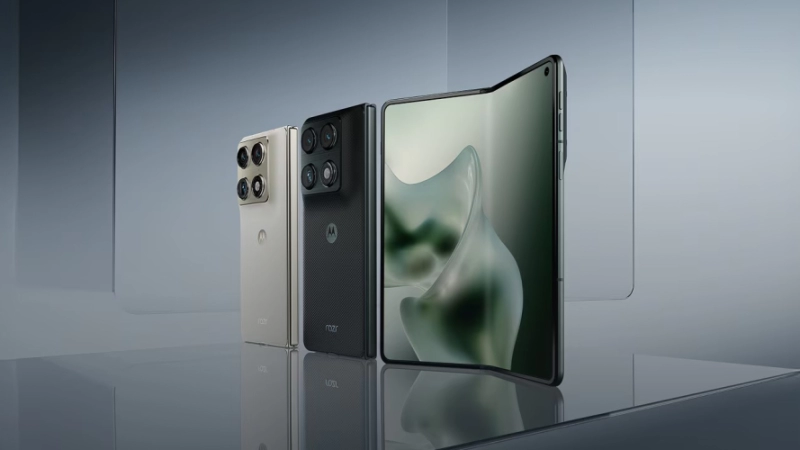 Motorola Razr Fold: тонкий флагманский «книжный» складной смартфон с мощной батареей и яркими экранами